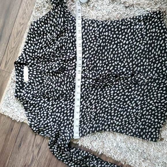 Tory Burch Stretchy Silk Black and White Animal Print Blouse - Picture 6 of 8